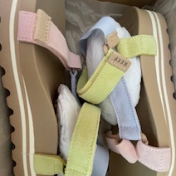 Reef Sandals - Picture 1 of 4